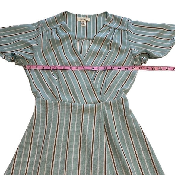 Monteau Faux Wrap Tie Back Striped Dress With Flutter Sleeve - Size Medium - Picture 8 of 12